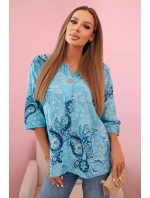 Dámská bavlněná blůza s ohrnovacími rukávy a paisley vzorem turkusová Dámská bavlněná blůza s ohrnovacími rukávy a paisley vzorem turkusová