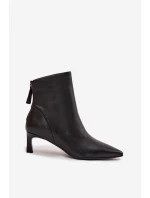 Dámské kotníkové boty z přírodní kůže na podpatku D&A CR52-661 Černé