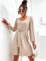 Elegantní béžové šaty s rozšířenou spodní částí (8249)