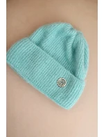 Dámská zimní čepice huňatá s ozdobným knoflíkem mátová