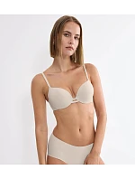 Body Make‑Up Illusion – Neviditelná podprsenka se středním krytím a comfort wire Triumph Body Make‑Up Illusion – Neviditelná podprsenka se středním krytím a comfort wire Triumph