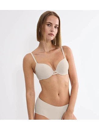 Body Make‑Up Illusion – Neviditelná podprsenka se středním krytím a comfort wire Triumph Body Make‑Up Illusion – Neviditelná podprsenka se středním krytím a comfort wire Triumph