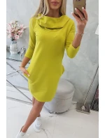 Šaty s kapucí a kapsami na kiwi