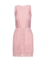 M864 Mini šaty s krajkovými panely - pudrové