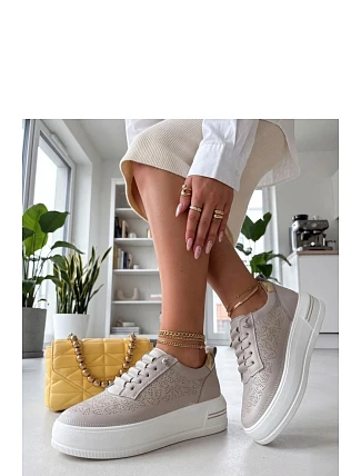 Sportovní boty na platformě model 228210 Solea