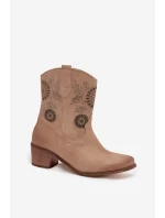 Semišové kožené dámské kotníky s perforací na podpatku Zazoo 3844 Béžové Semišové kožené dámské kotníky s perforací na podpatku Zazoo 3844 Béžové