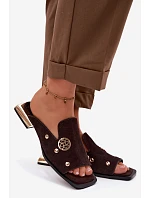 Semišové pantofle s zlatými ozdobami D&A CR61-3061 Čokoládové