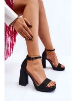Lesklé Sandály Na Mohutném Podpatku Černá Calmi Lesklé Sandály Na Mohutném Podpatku Černá Calmi
