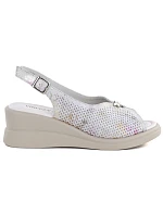 Šedé kožené dámské sandály na platformě Vinceza 26-79614