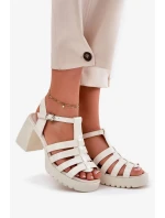 Dámské lakované kožené sandály na sloupku - světle béžové Vinceza