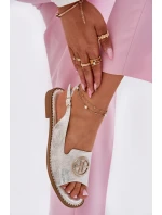 Dámské Sandály Na Plochém Podpatku S Ozdobou S.Barski KV51-002 Stříbrné Dámské Sandály Na Plochém Podpatku S Ozdobou S.Barski KV51-002 Stříbrné