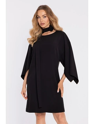 M908 Šaty s ozdobnými širokými rukávy - černé