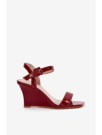 Lakované Dámské Sandály Na Klínu Bordové Vliraya