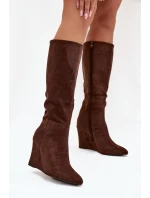 Zateplené dámské kozačky na klínu čokoládové Rosina