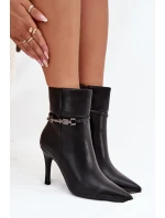 Dámské kotníkové boty na podpatku s páskem a stříbrným prvkem vyhřívané černé Bellisse