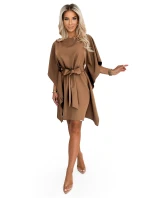 287-39 SOFIA Motýlí šaty se zavazováním v pase - cappuccino 287-39 SOFIA Motýlí šaty se zavazováním v pase - cappuccino