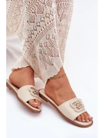 Plné dámské sandály s ozdobným detailem béžové Nenitta Plné dámské sandály s ozdobným detailem béžové Nenitta