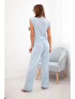 Elegantní dámský komplet s širokými nohavicemi a halenkou s volánky modrý Elegantní dámský komplet s širokými nohavicemi a halenkou s volánky modrý