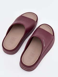 Dámské pantofle na platformě Big Star – bordó