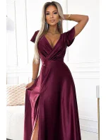 411-10 CRYSTAL saténové dlouhé šaty s výstřihem - bordó