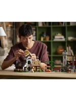 LEGO Icons 10332 Středověké náměstí