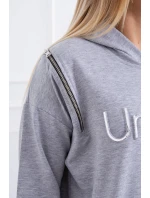 Neomezené šedé šaty