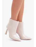 Lakované kotníkové boty na špičce nazouvací světle béžové Seliri