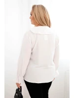 Dámská viskózová blůza Plus Size s volánem a ozdobnou broží bílá