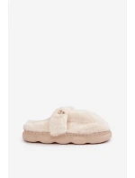 Hřejivé pantofle s malou broží světle béžové Primaria