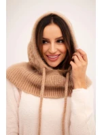 Dámská čepice s kapucí, zavazováním a copánkovým vzorem camelová Dámská čepice s kapucí, zavazováním a copánkovým vzorem camelová