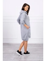 Šaty s kapucí a delšími zády šedé Šaty s kapucí a delšími zády šedé