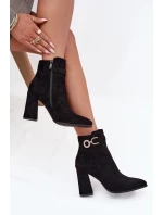 Dámské zateplené kotníkové botky z eko semiše na sloupku s ozdobou – černé Lymall