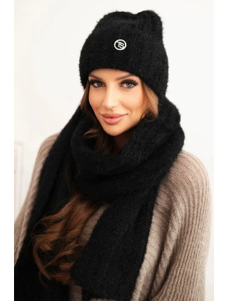 Dámský komplet čepice a dlouhého šálu z měkké příze černý Dámský komplet čepice a dlouhého šálu z měkké příze černý