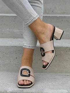 Dámské pantofle s výřezem a přezkou na podpatku Vinceza 62284 Béžové