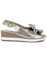 Dámské zlaté kožené sandály s květinami S.Barski 5988