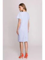 S392 Šaty uvolněného střihu s výstřihem do V - světle modré