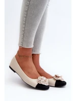 Dámské baleríny z ekologické kůže s ozdobným detailem béžové Divinella Dámské baleríny z ekologické kůže s ozdobným detailem béžové Divinella