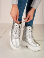 Stylové dámské šedo-stříbrné sněhule na plochém podpatku Stylové dámské šedo-stříbrné sněhule na plochém podpatku