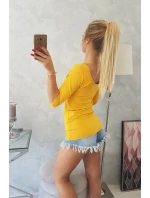 Hořčicová halenka s kulatým výstřihem