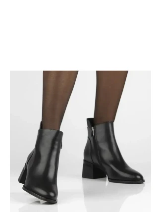 Boty na podpatku  model 222014 Solea