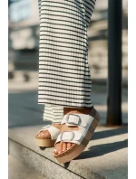 Dámské Pantofle Na Platformě S Přezkami Lee Cooper LCW-25-35-3496L Bílé Dámské Pantofle Na Platformě S Přezkami Lee Cooper LCW-25-35-3496L Bílé