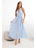 Dámské viskózové maxi šaty vázané u krku s ozdobnou sponou modrá