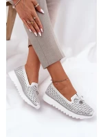 Dámské Kožené Polobotky S Ažurovým Designem Z Přírodní Kůže D&A LR51-631 Stříbrné Dámské Kožené Polobotky S Ažurovým Designem Z Přírodní Kůže D&A LR51-631 Stříbrné