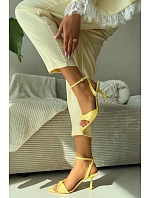 Dámské sandály na podpatku z eko kůže žluté Sedira