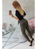 Kožené kalhoty vázané vpředu khaki barvy Kožené kalhoty vázané vpředu khaki barvy