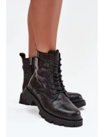 Dámské kožené boty Artiker – černé, s efektem mačkání a přezkou