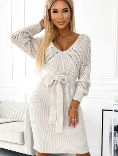 507-1 Ažurové svetrové šaty s výstřihem a vázáním - BEACH