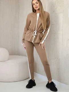 Dámská bavlněná souprava s proužky a stahovacími lemy velbloud