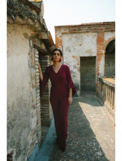 S416 Kombinéza s volánkovými rukávy - bordó