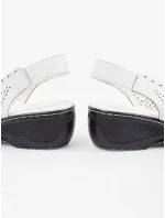 Exkluzívní bílé sandály dámské na klínku Exkluzívní bílé sandály dámské na klínku